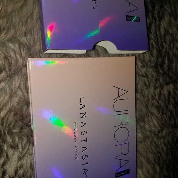 Anastasia Beverly hills Aurora glow kit SOLD - Picture 3 of 3